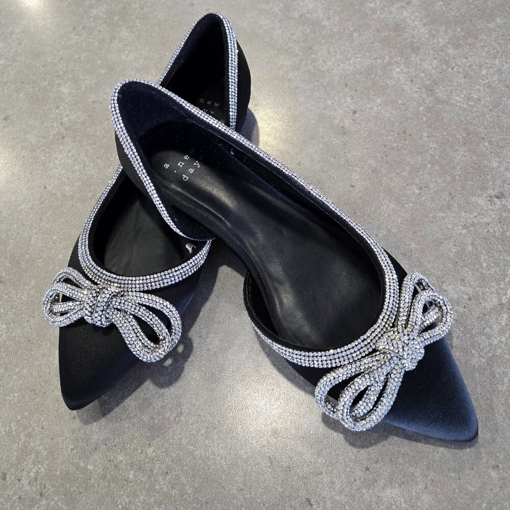 A NEW DAY Women's Black Pointed Toe Flats w/Studded Rhinestone - Size 6M - NWOT